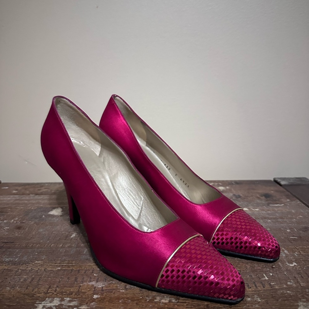 St. John Acton Ruby Marie Pink Heels with Textured Toe Womens Size 10B